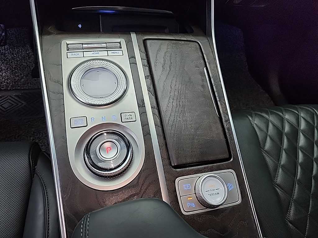 Genesis GV80 - Vista 8