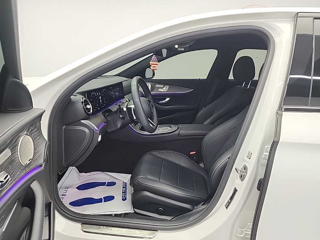 Mercedes Benz E class - Vista 11