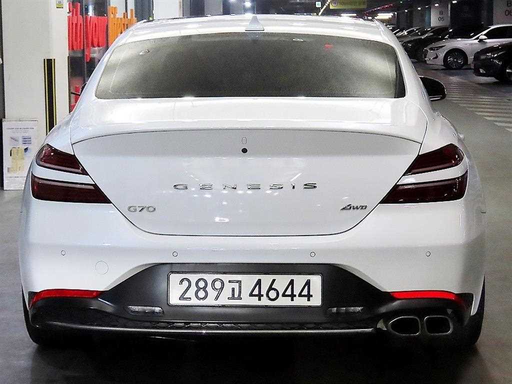 Genesis G70 - Vista 2