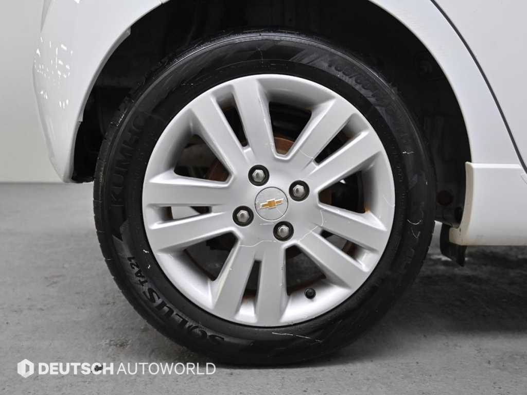 Chevrolet Spark - Vista 5