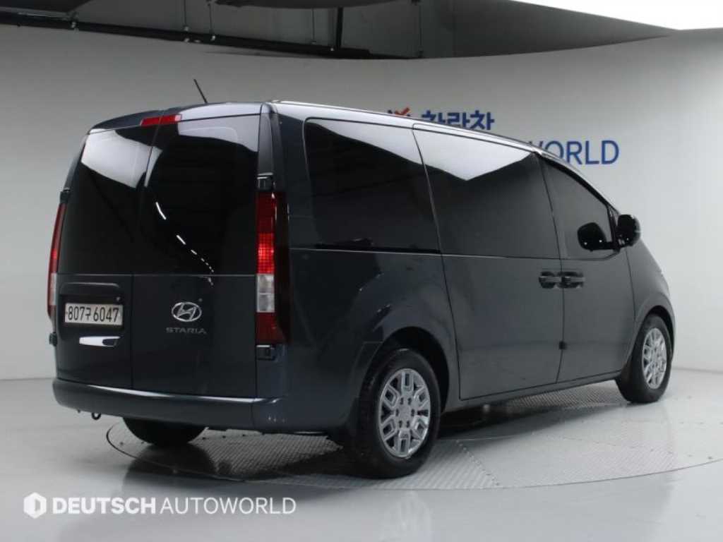 HYUNDAI Staria - Vista 2