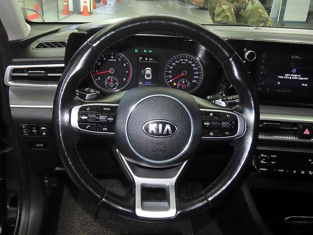 KIA K5 - Vista 8