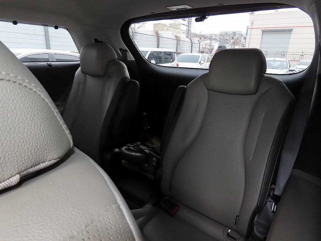 KIA Carnival - Vista 7