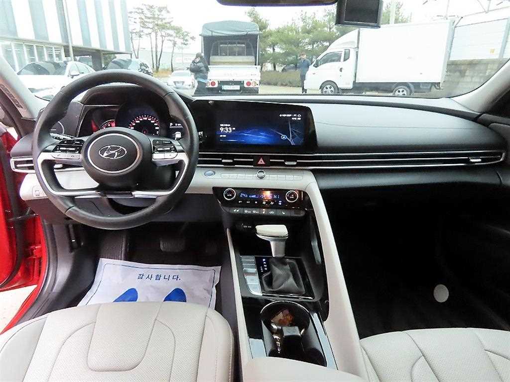 HYUNDAI Avante - Vista 6