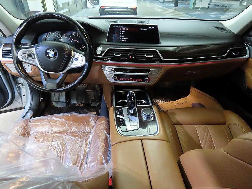 BMW 7 Series - Vista 10