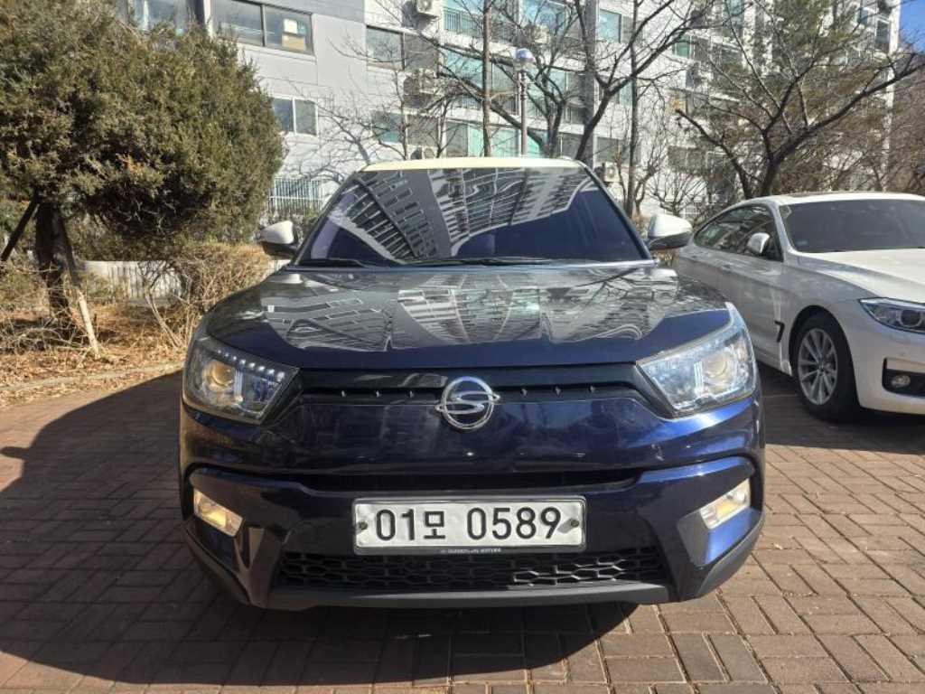 Ssangyong Tivoli 2016 Azul - Importación desde Corea - HF Imports Iquique - Foto 1