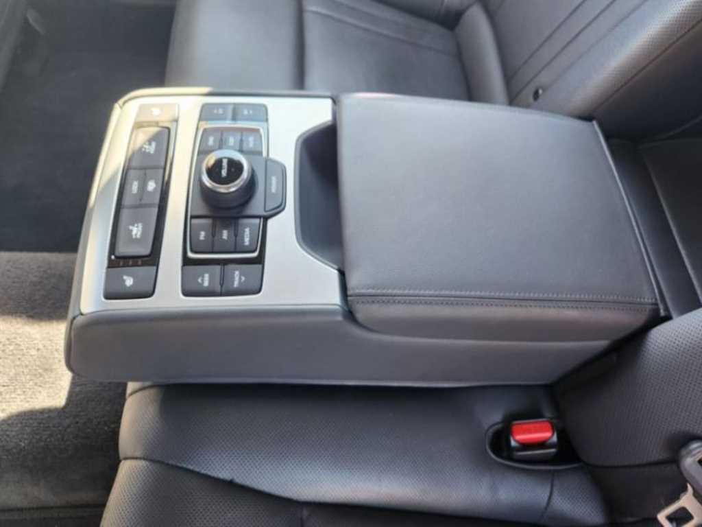 Genesis G80 - Vista 9