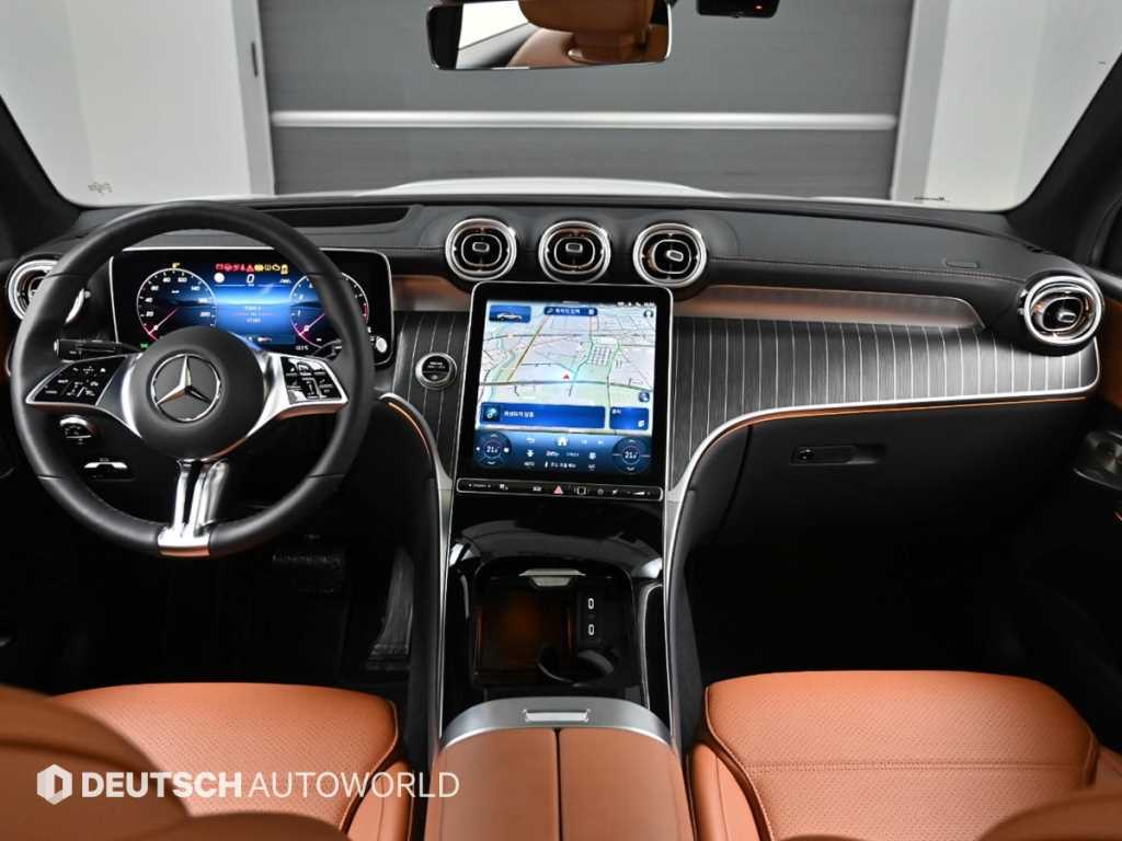 Mercedes Benz GLC Class - Vista 7