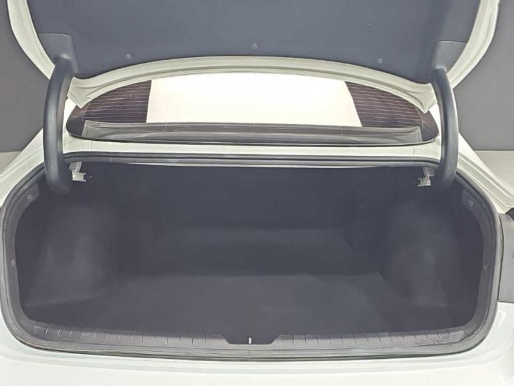 HYUNDAI Sonata - Vista 8