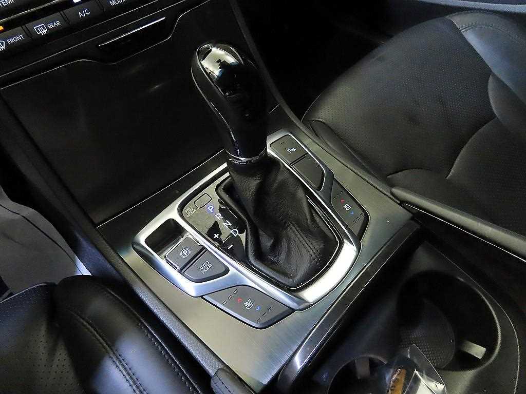 HYUNDAI Grandeur - Vista 12