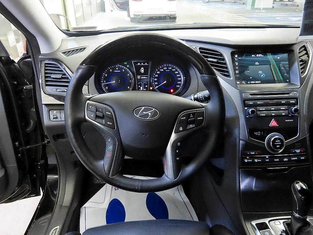 HYUNDAI Grandeur - Vista 8