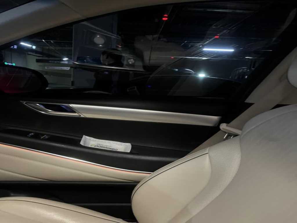 Genesis GV80 - Vista 9