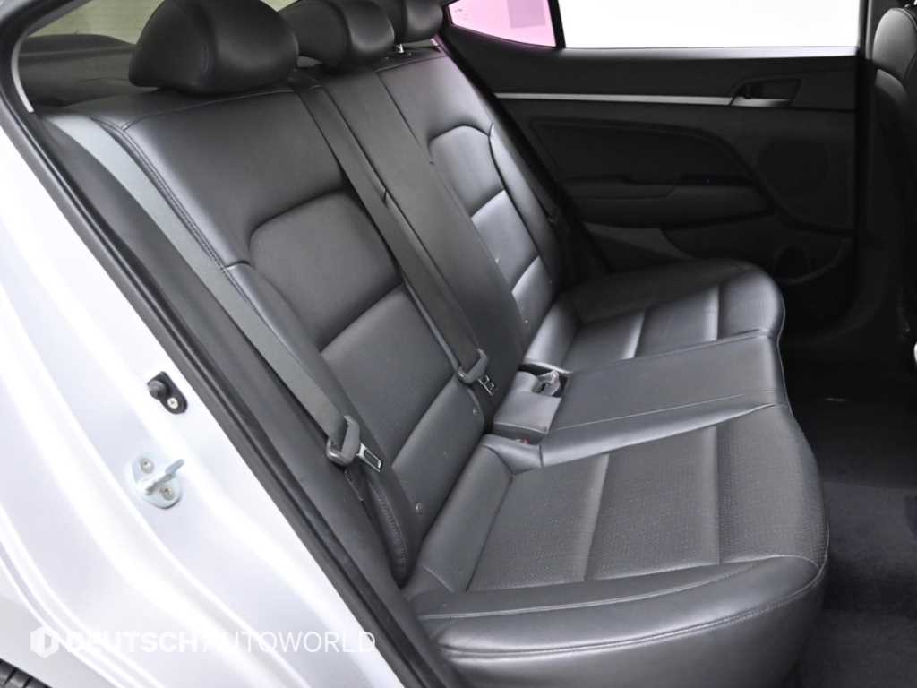 HYUNDAI Avante - Vista 12