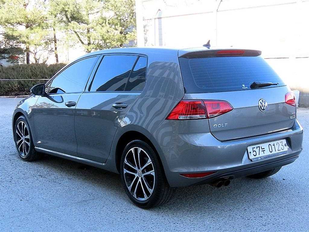 Volkswagen Golf - Vista 3