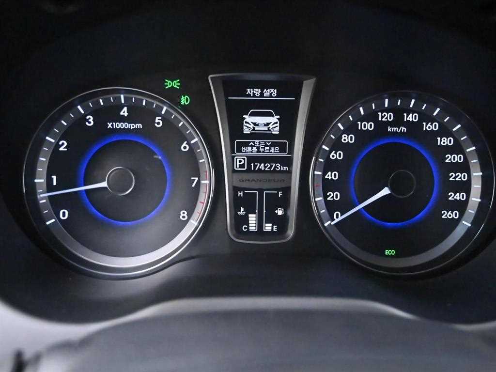 HYUNDAI Grandeur - Vista 8