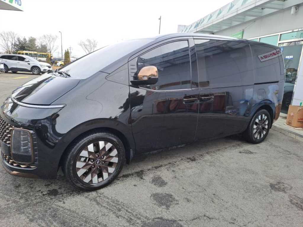 HYUNDAI Staria - Vista 2