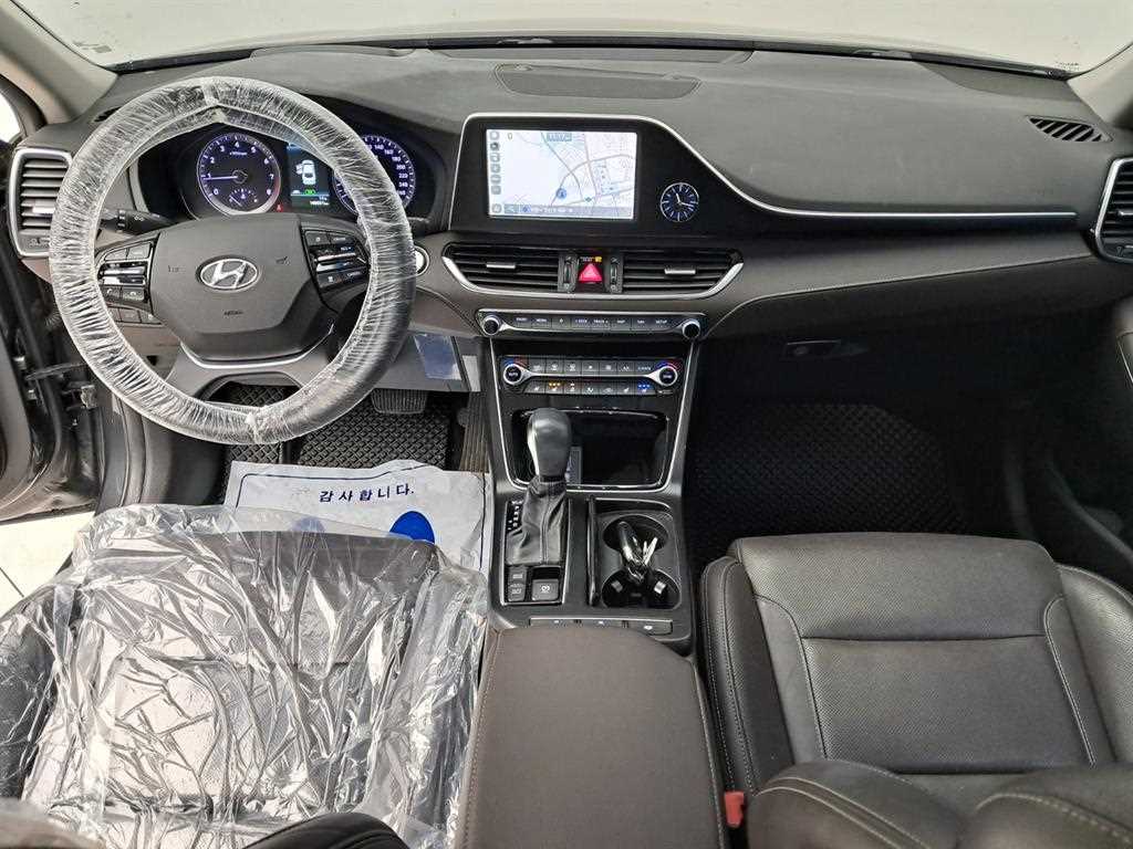 HYUNDAI Grandeur - Vista 6