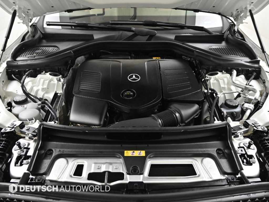 Mercedes Benz GLC Class - Vista 6