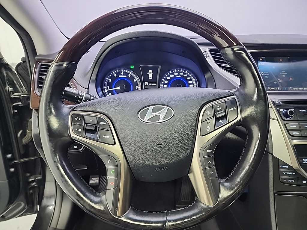 HYUNDAI Grandeur - Vista 9