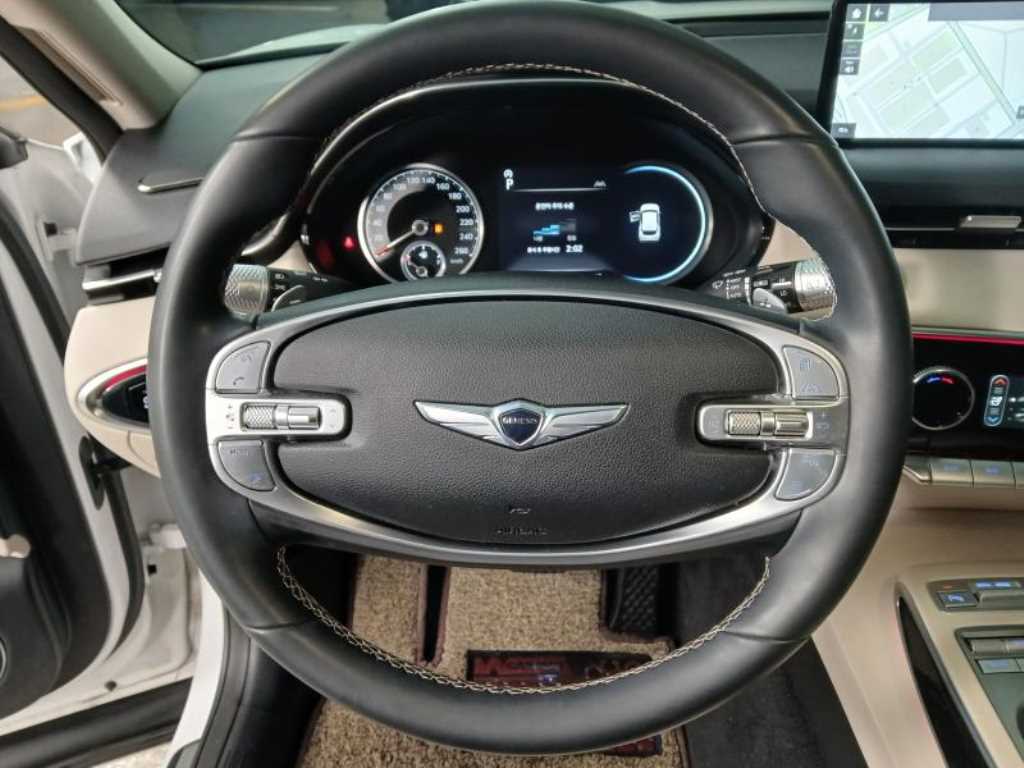 Genesis GV70 - Vista 8