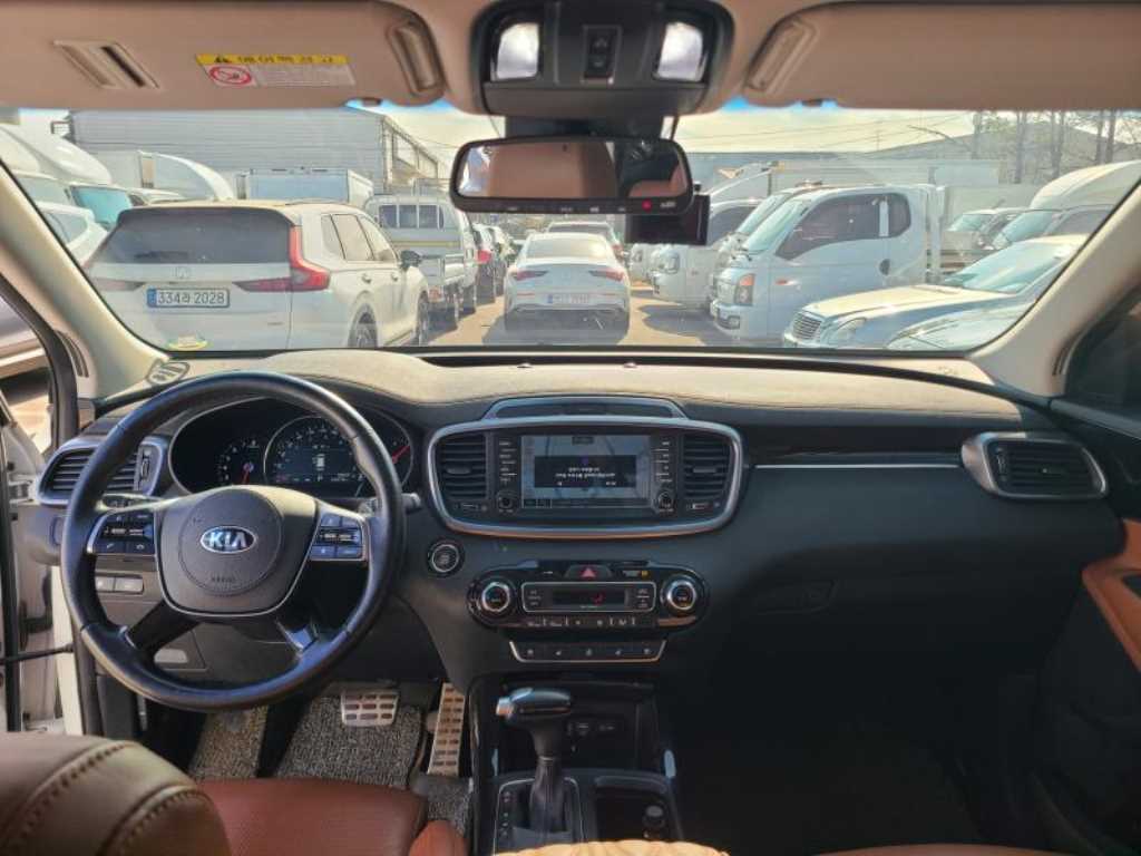 KIA Sorento - Vista 8