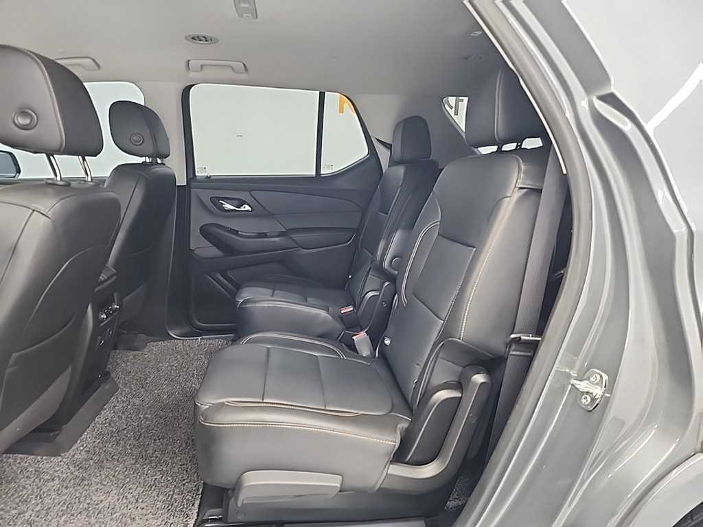 Chevrolet Travers - Vista 12