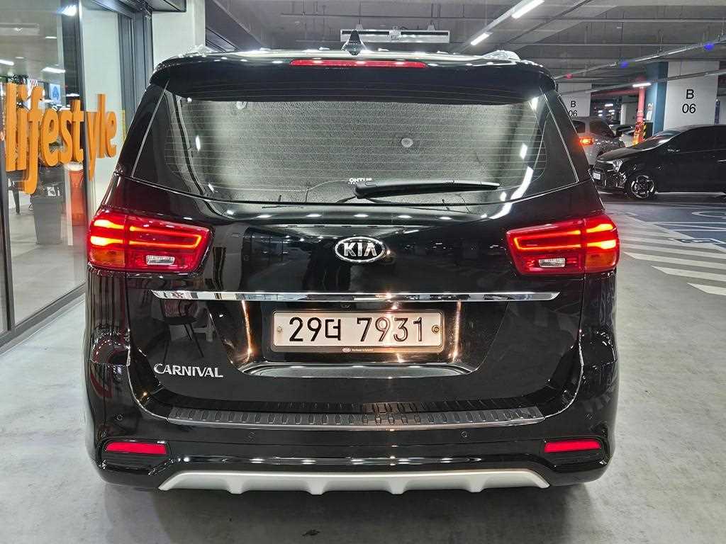 KIA Carnival - Vista 3