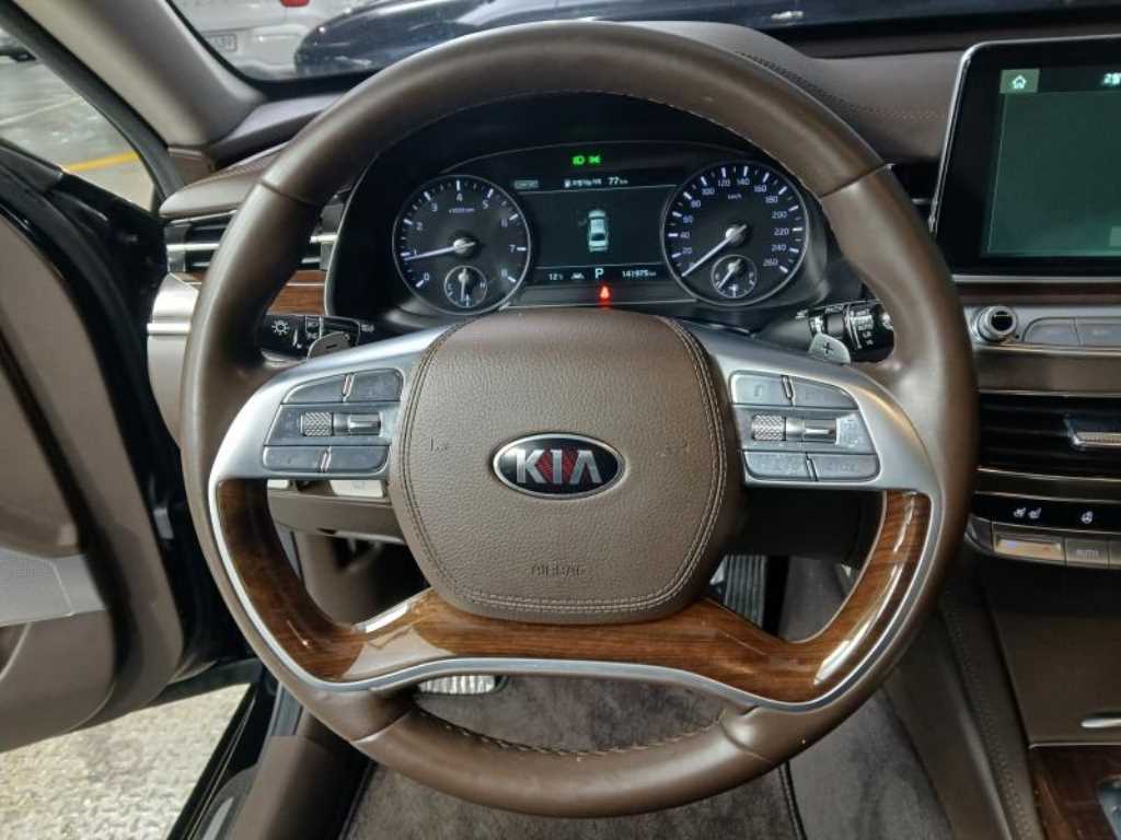 KIA K9 - Vista 8