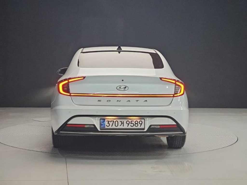 HYUNDAI Sonata - Vista 4