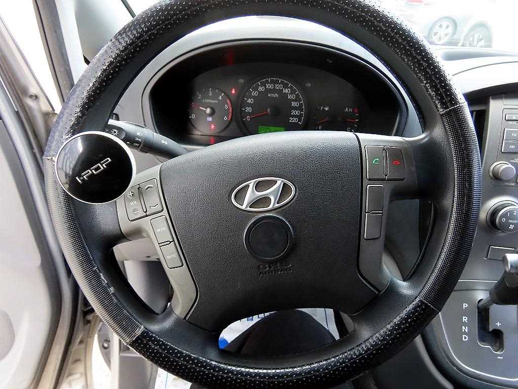 HYUNDAI Starex - Vista 8