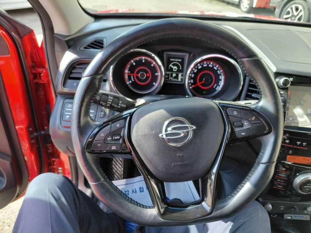 Ssangyong Tivoli 2016 Rojo - Importación desde Corea - HF Imports Iquique - Foto 14