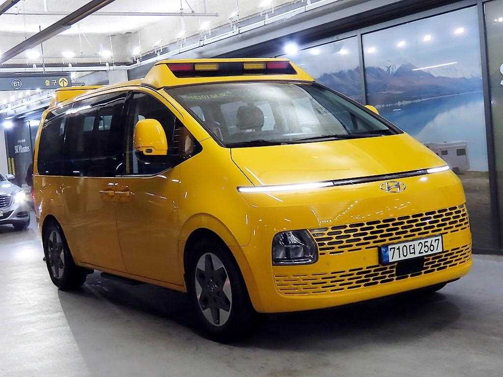 HYUNDAI Staria 2022 Amarillo - Importación desde Corea - HF Imports Iquique - Foto 1