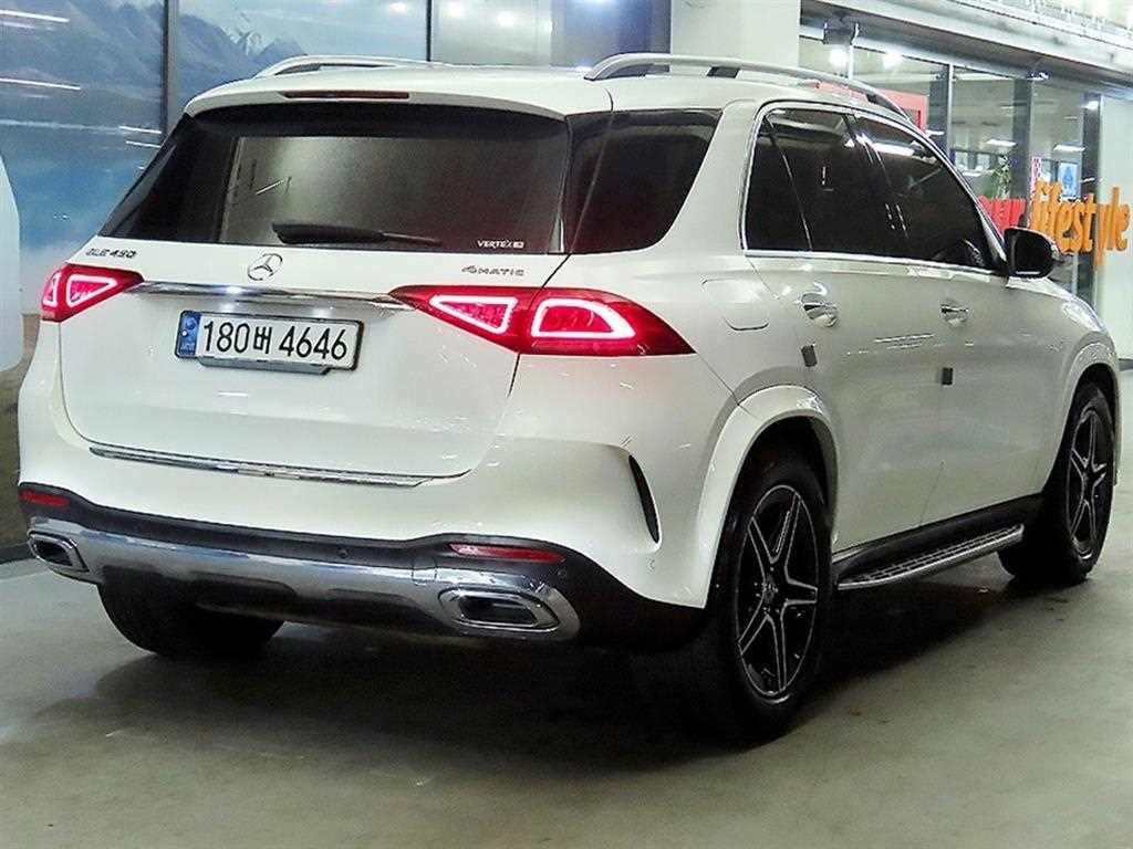 Mercedes Benz GLE Class - Vista 4