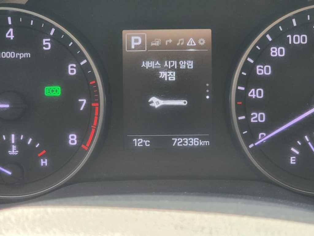 HYUNDAI Avante - Vista 12