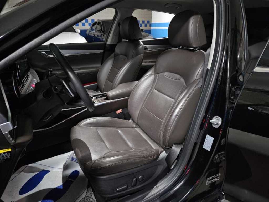 HYUNDAI Grandeur - Vista 11