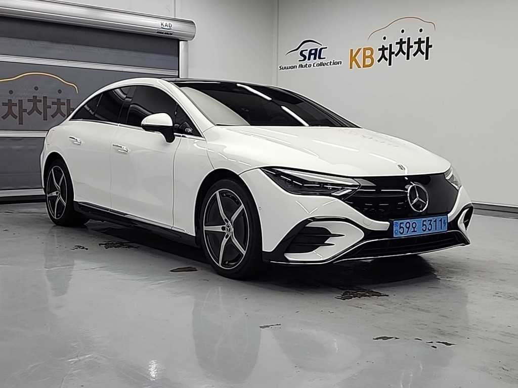 Mercedes Benz EQE - Vista 4