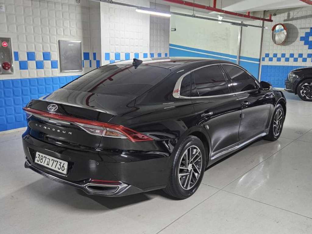 HYUNDAI Grandeur - Vista 5