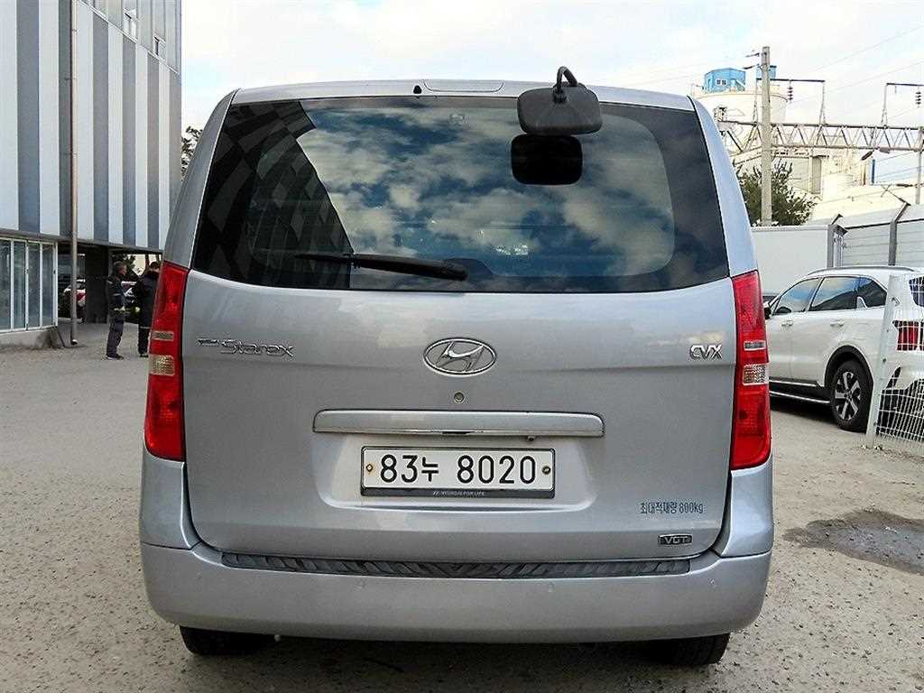 HYUNDAI Starex - Vista 4