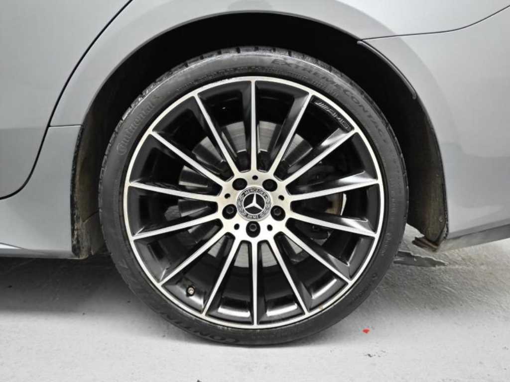 Mercedes Benz CLS Class - Vista 5