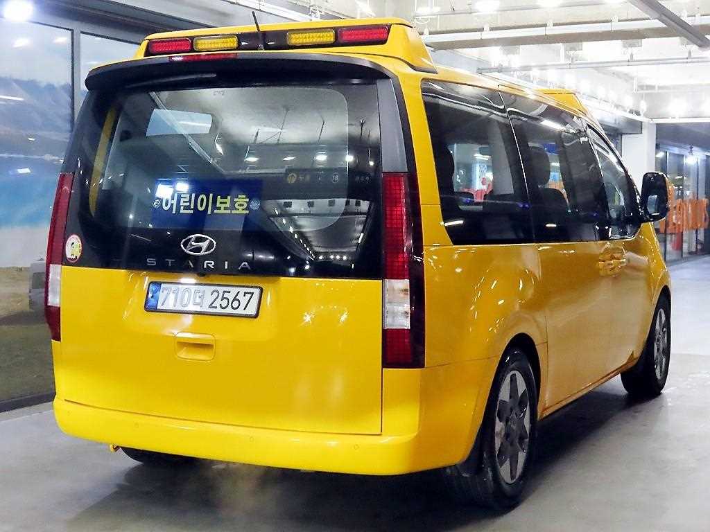 HYUNDAI Staria - Vista 4