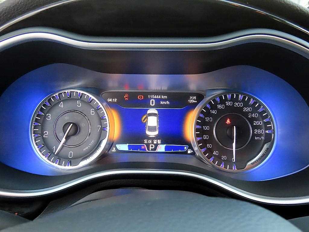 Chrysler 200 - Vista 9