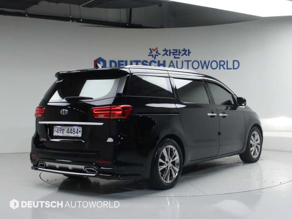 KIA Carnival - Vista 2