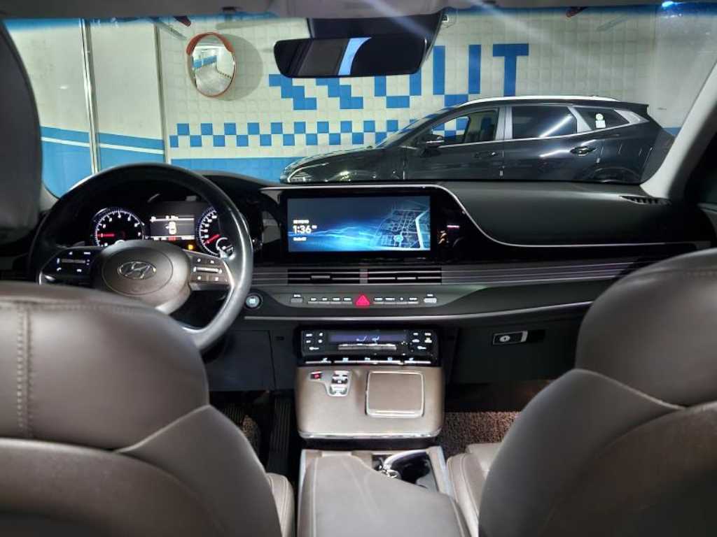 HYUNDAI Grandeur - Vista 9
