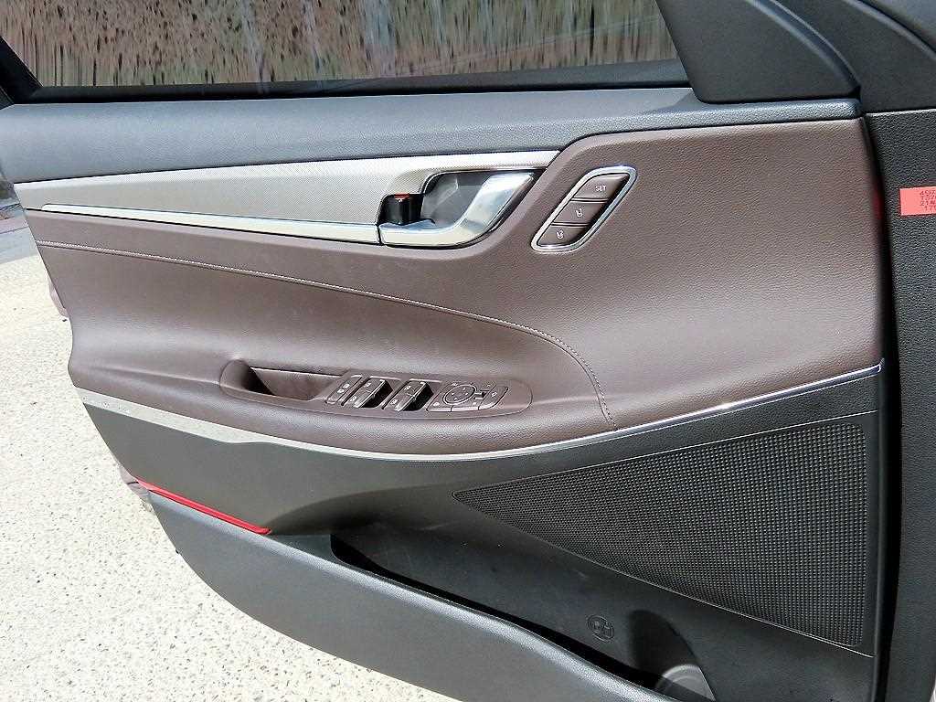 HYUNDAI Grandeur - Vista 11