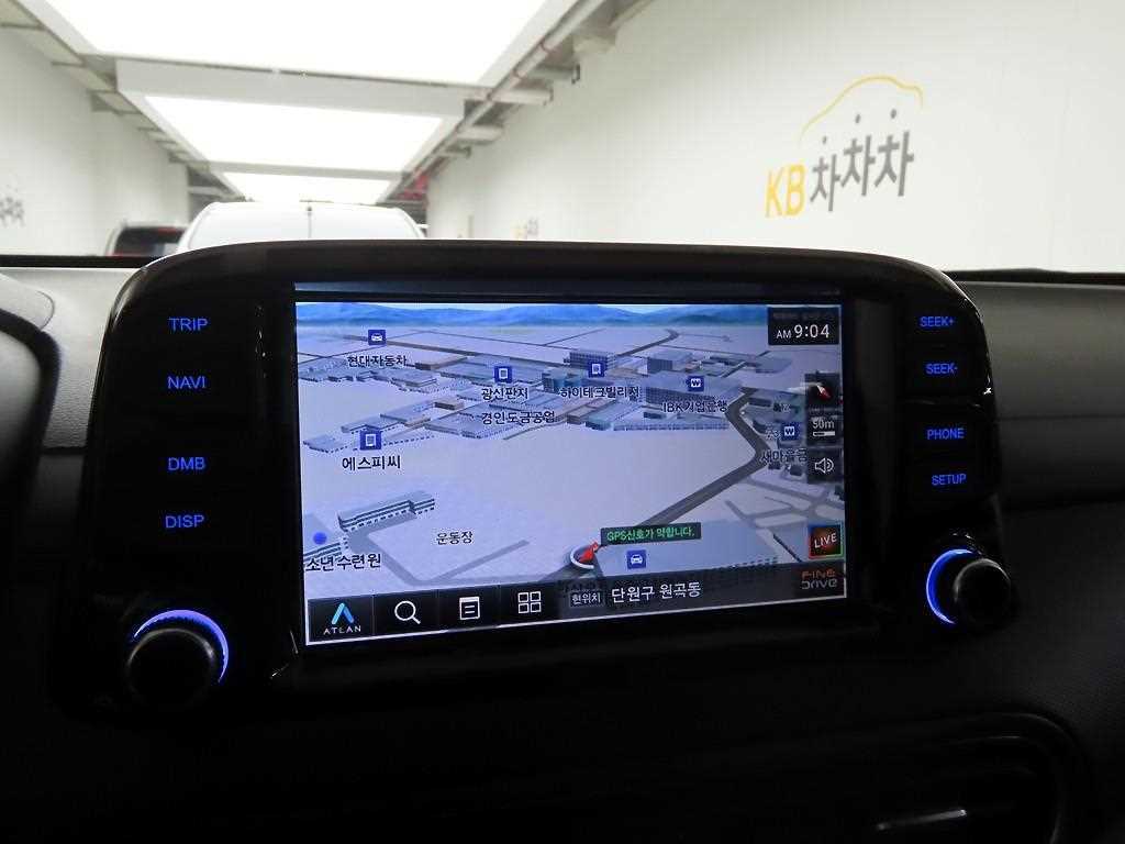 HYUNDAI Kona - Vista 9