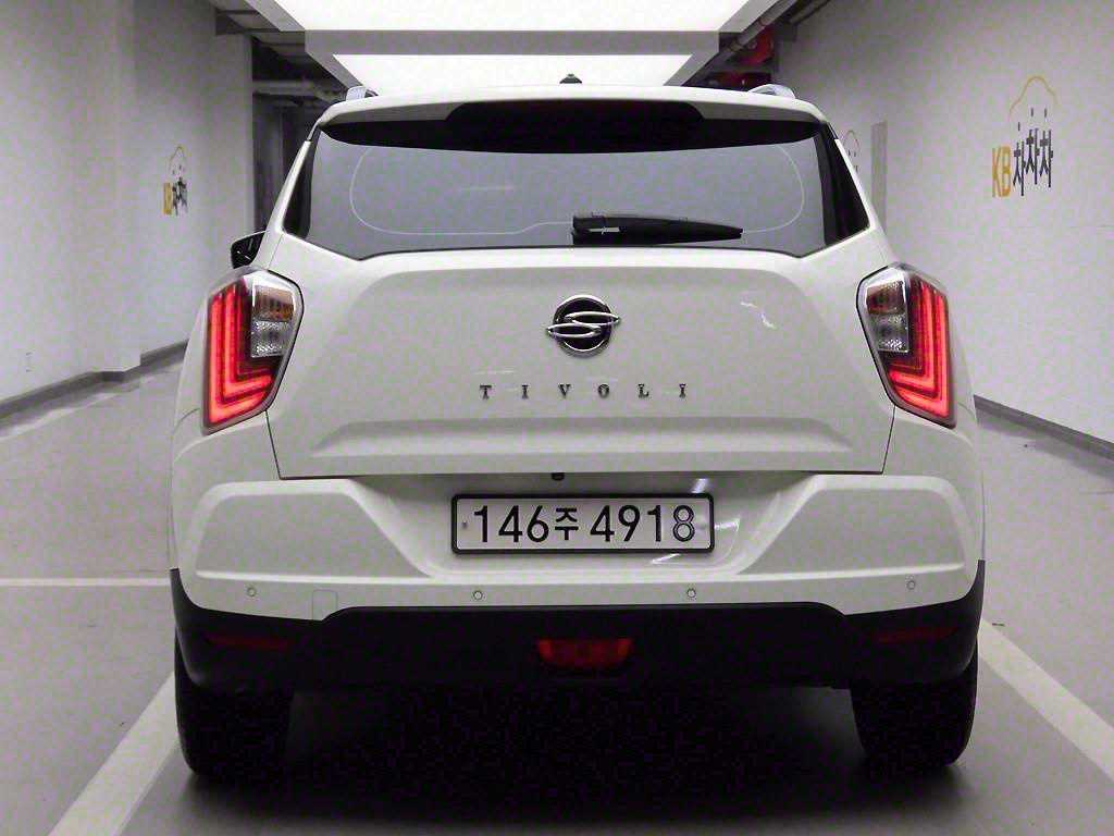 Ssangyong Tivoli - Vista 3
