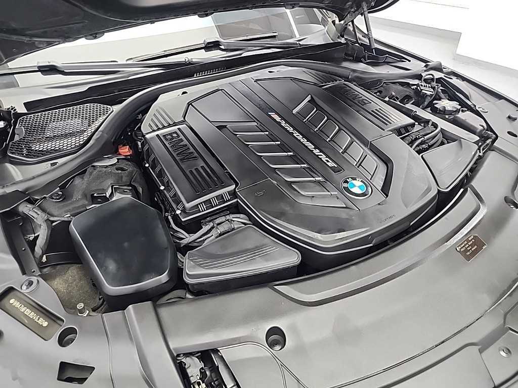 BMW 7 Series - Vista 5