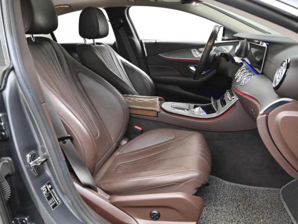 Mercedes Benz CLS Class - Vista 10