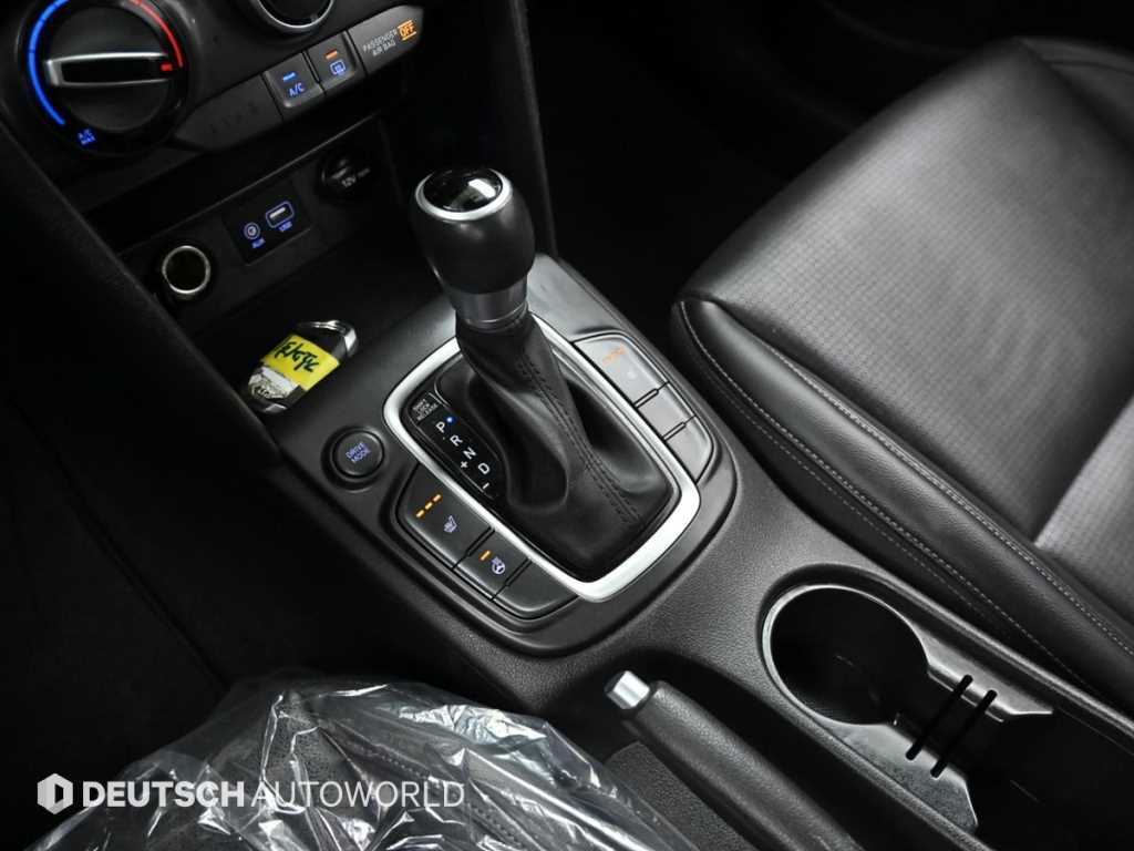 HYUNDAI Kona - Vista 9