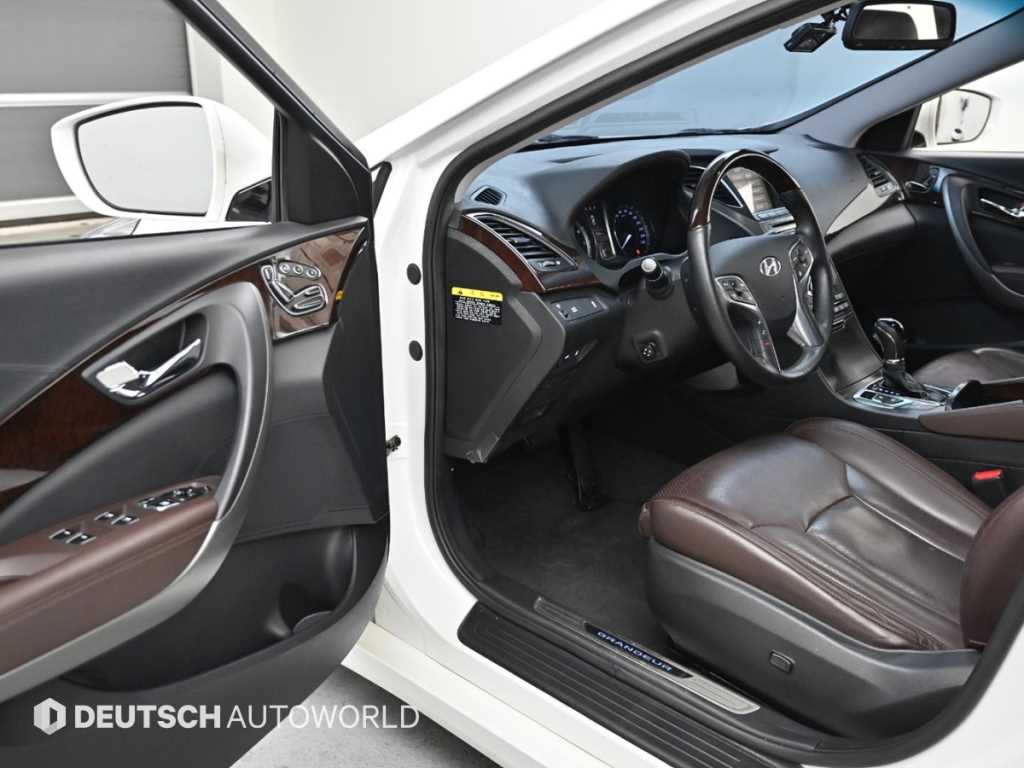 HYUNDAI Grandeur - Vista 11